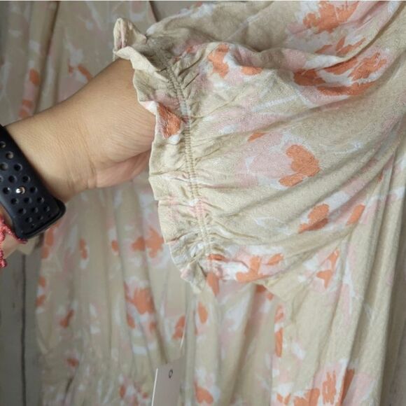 Ophelia Roe Cream & Pink Floral Smocked Peplum Top Size 3X - Picture 4 of 6